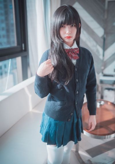 《珠玉在侧》电视剧_720免费在线观看