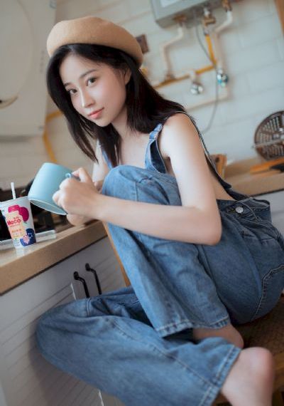 被迫沦为女同学的脚奴_1080P手机在线看