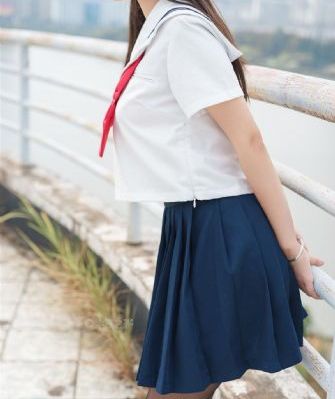 家庭巨乳女教师_午夜在线观看完整版
